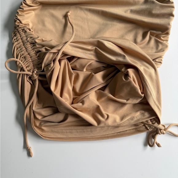 NWT Superdown Cory Ruched Side Mini Dress Nude Small S Neutral Closet Staple - Picture 7 of 12